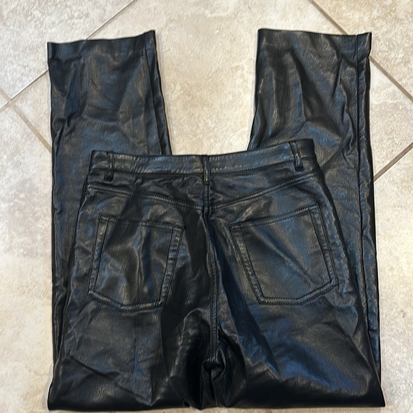 Wilfred Aritzia Melina Black Faux Leather Straight Fit Pants 8 Crop High Rise - Picture 7 of 7